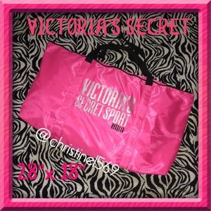🆕🌸VICTORIA’S SECRET Large Duffle Bag 28x18